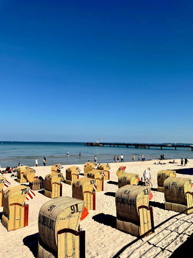 Moderne 3-Zi-Wohnung Mit Meerblick Direkt Am Strand Scharbeutz Exterior photo