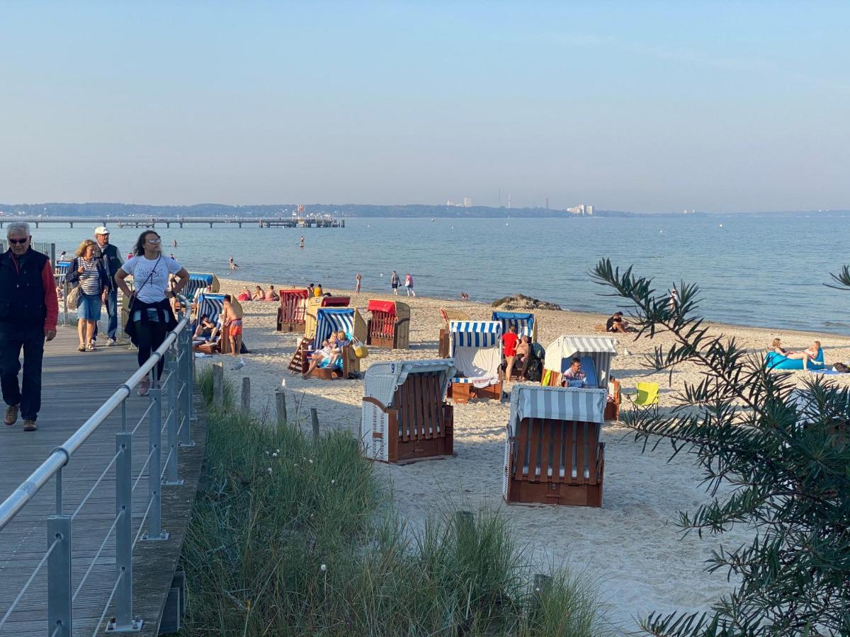 Moderne 3-Zi-Wohnung Mit Meerblick Direkt Am Strand Scharbeutz Exterior photo